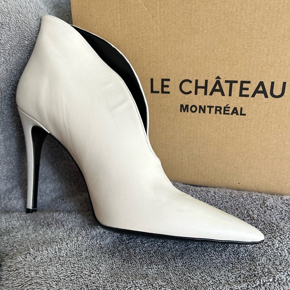 Never Worn! Soft Italian leather! Super trendy! Size 41 / 9.
